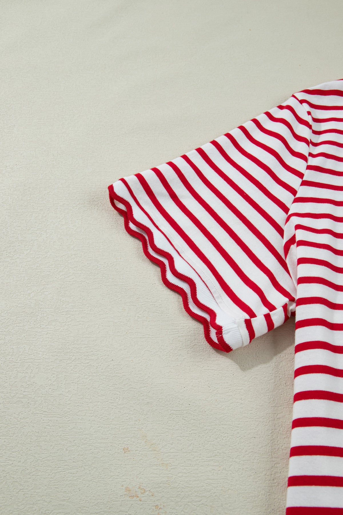 Red Stripe Plus Size Scalloped Trim Round Neck Short Sleeve Top